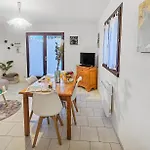 Maison Paisible Avec Jardin A Σπίτι διακοπών *