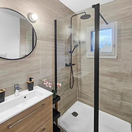 Dom wakacyjny Maison Paisible Avec Jardin A