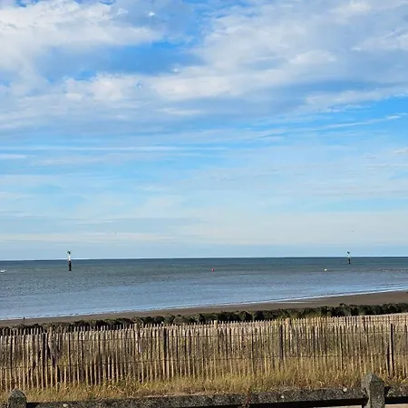 Maison Paisible Avec Jardin A بيت للعطل