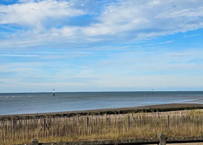 Maison Paisible Avec Jardin A بيت للعطل