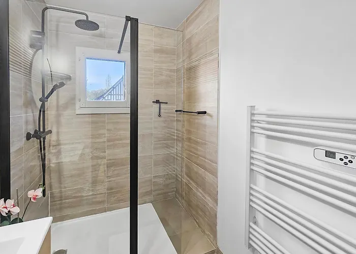 بيت للعطل Maison Paisible Avec Jardin A *