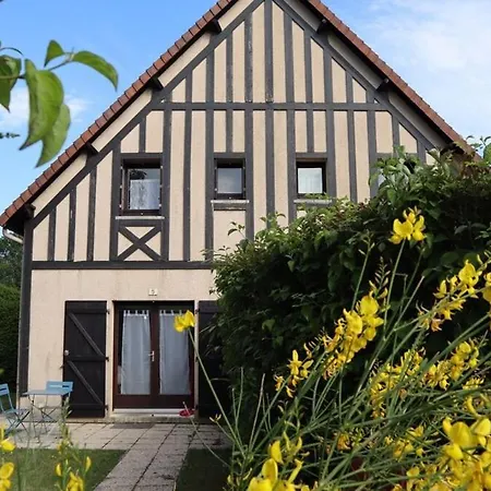 Maison Paisible Avec Jardin A * Houlgate