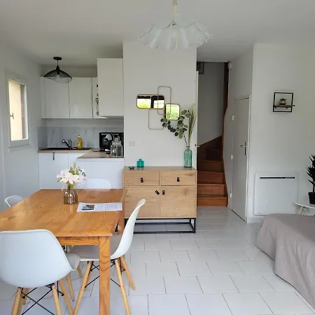 Maison Paisible Avec Jardin A Ferienhaus