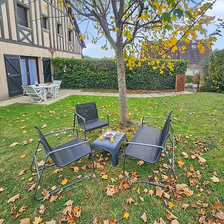 Maison Paisible Avec Jardin A Tatil Evi Houlgate